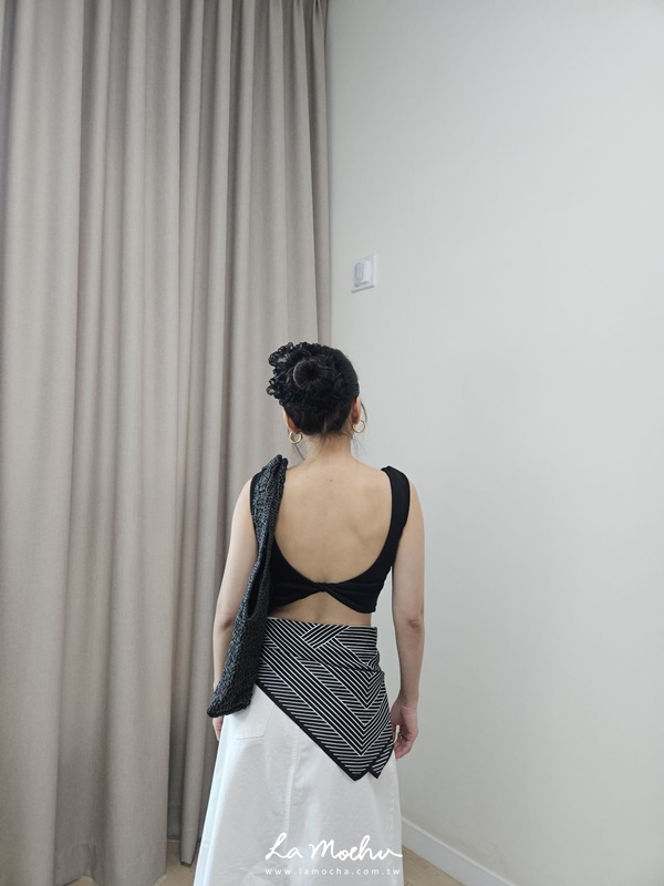 大圓領短版美背BRA背心